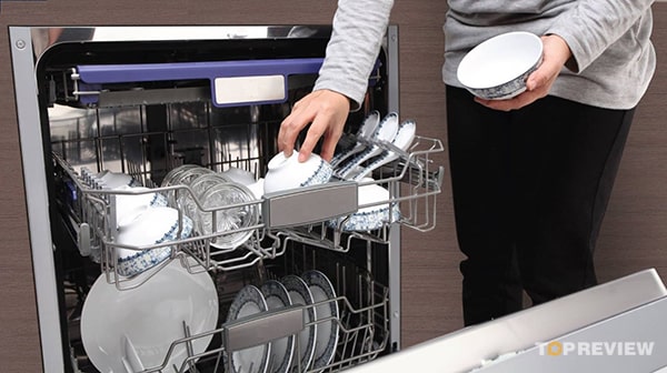 Nên chọn mua máy rửa bát loại nào tốt là thắc mắc của rất nhiều người hiện nay