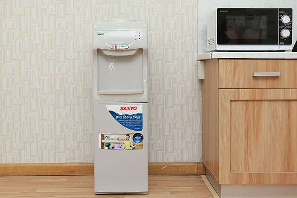 Máy nước uống nóng lạnh Sanyo SWD-M30HCR