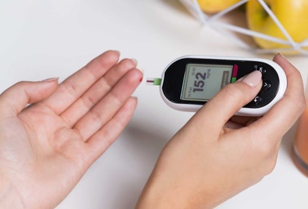 Máy đo đường huyết dùng để đo lượng đường Glucose có trong máu