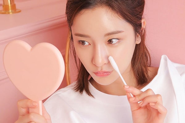Da mụn có nên dùng kem dưỡng ẩm không ?