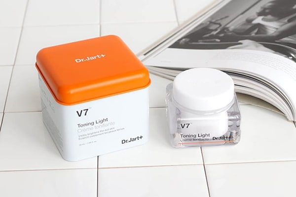 Kem dưỡng ẩm trắng sáng da V7 Toning Light Dr.Jart