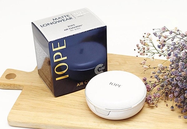 Phấn nước Iope rất mịn màng khi lên da