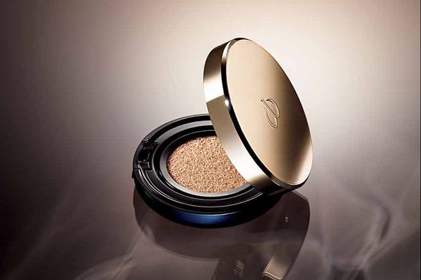 Phấn nước Clé de Peau Beauté Radiant Cushion Foundation