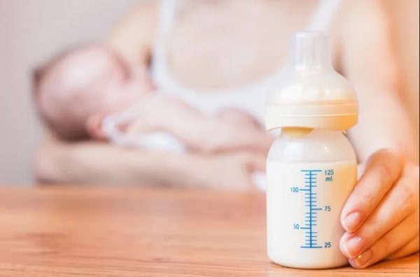 Tùy vào độ tuổi mà mẹ lựa chọn dung tích bình cho bé