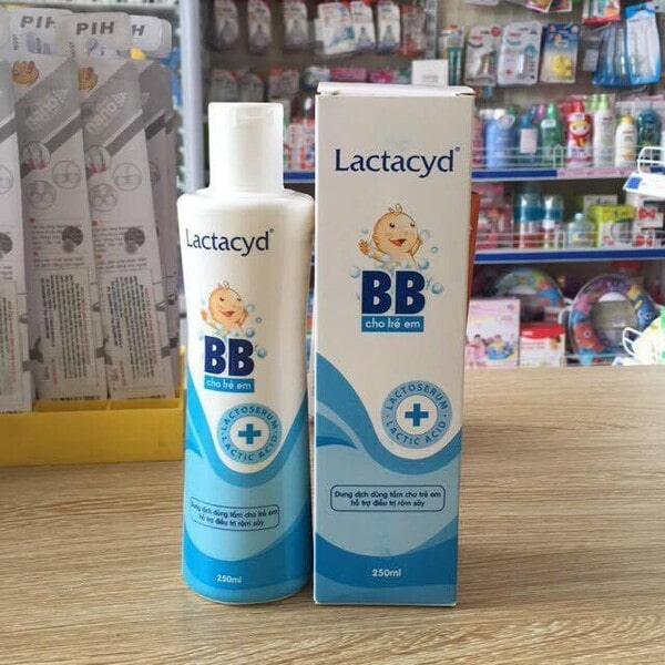 Sữa tắm chống rôm sảy Lactacyd BB 250ml