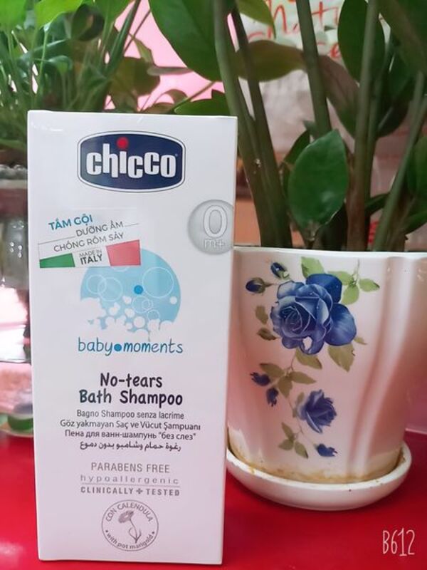 Sữa tắm tạo bọt chiết xuất hoa cúc Chicco OM+