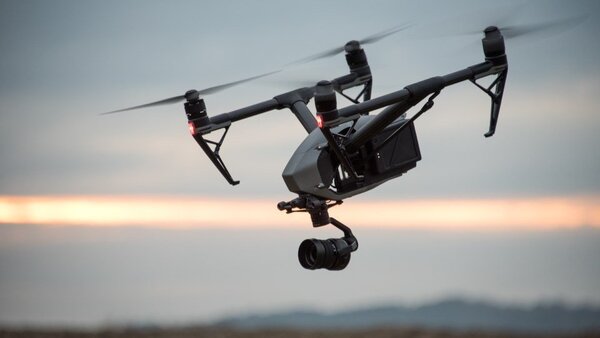 Tùy vào mục đích sử dụng sẽ chọn flycam với chức năng và giá thành khác nhau