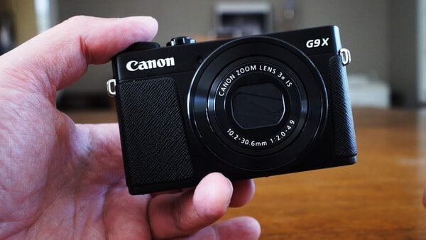 Máy chụp hình Canon thiết kế thanh lịch