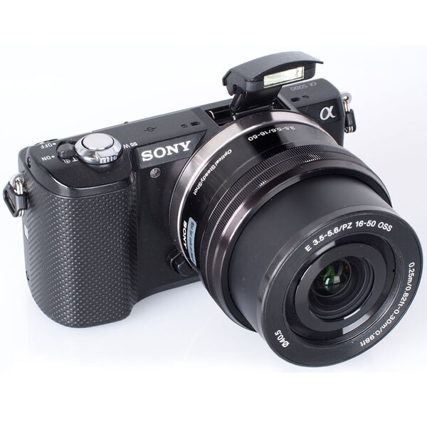 Máy chụp hình Sony khối lượng rất nhẹ