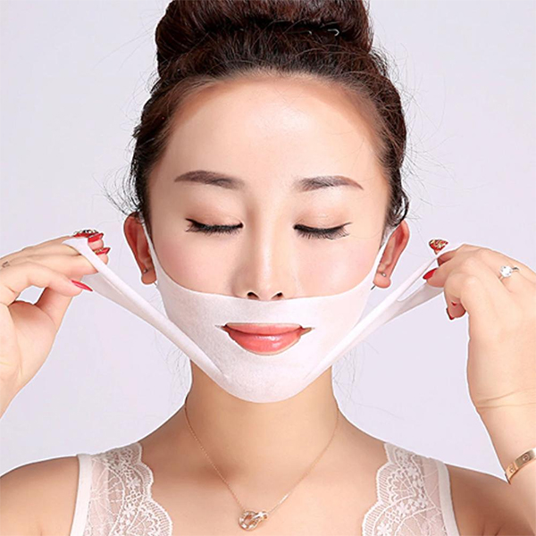 Sử dụng mặt nạ thon gọn mặt