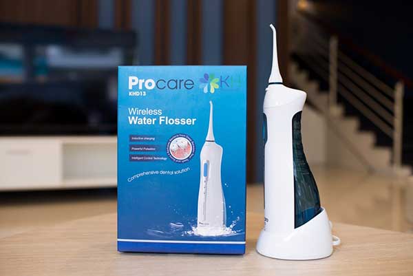 Máy tăm nước du lịch Procare KHD13