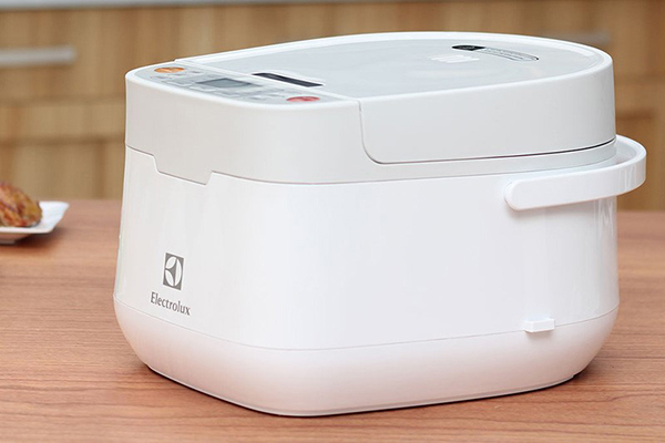 Nồi Cơm Điện Tử Electrolux ERC6503W 1.2L