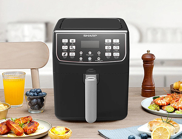Chế biến hàng trăm món ăn hấp dẫn khác nhau chỉ với một chiếc nồi chiên không dầu nhỏ gọn, đầy tiện ích.