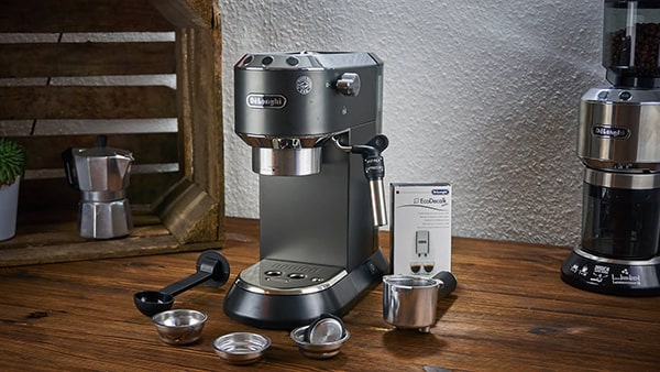 Máy pha cafe mini Delonghi EC685.R
