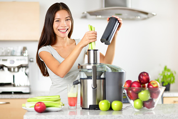 Có những ly nước ép trái cây vô cùng thơm ngon, bổ dưỡng khi dùng máy ép chậm
