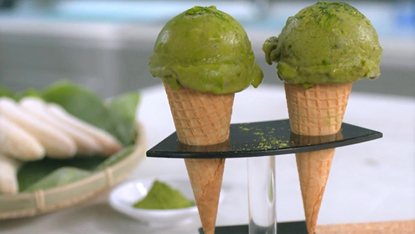 Kem chuối matcha thực hiện dễ dàng với thiết bị máy ép chậm được yêu thích hiện nay